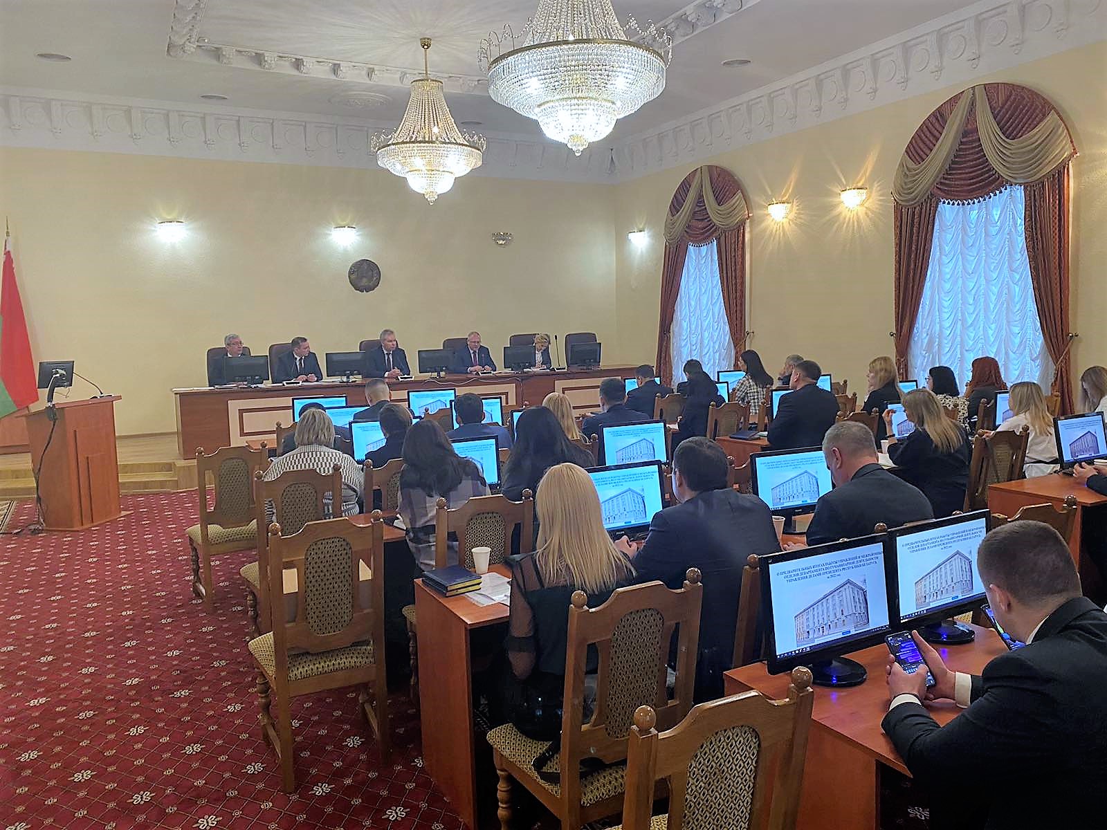 Зам главы г. Департамент по гуманитарной деятельности беларуси. Департамент по гуманитарной деятельности беларуси. Нотариус брестский бульвар 13. Департамент по гуманитарной деятельности беларуси.